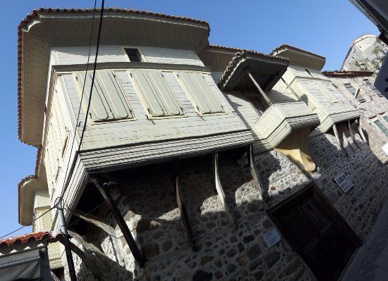 Vareltzidaina's House